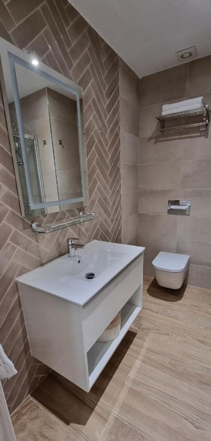 Ch La Petite Maison - Boutique - Madrid Dış mekan fotoğraf